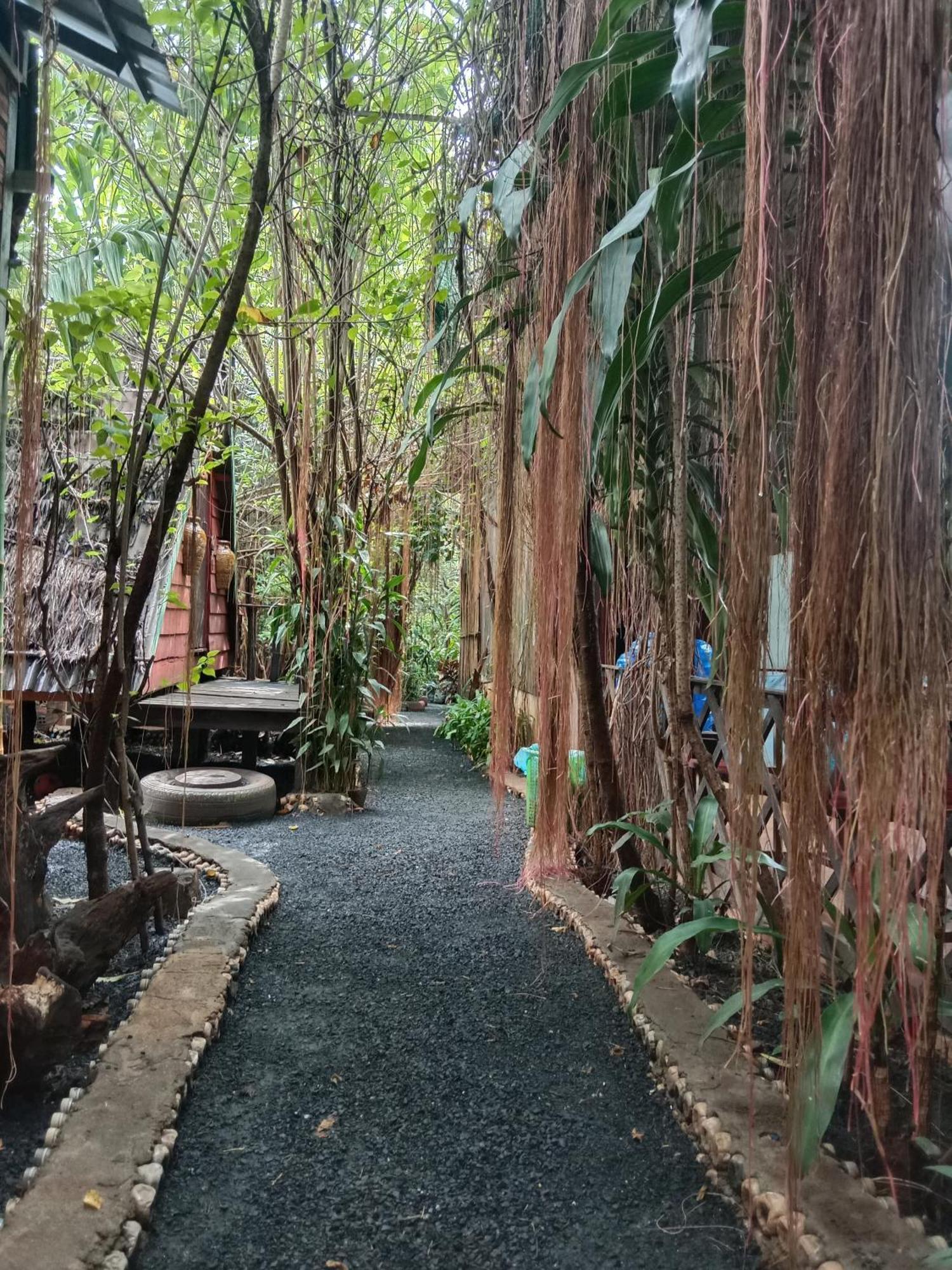 Banlung Ratanakiri Homestay & Jungle Trek מראה חיצוני תמונה