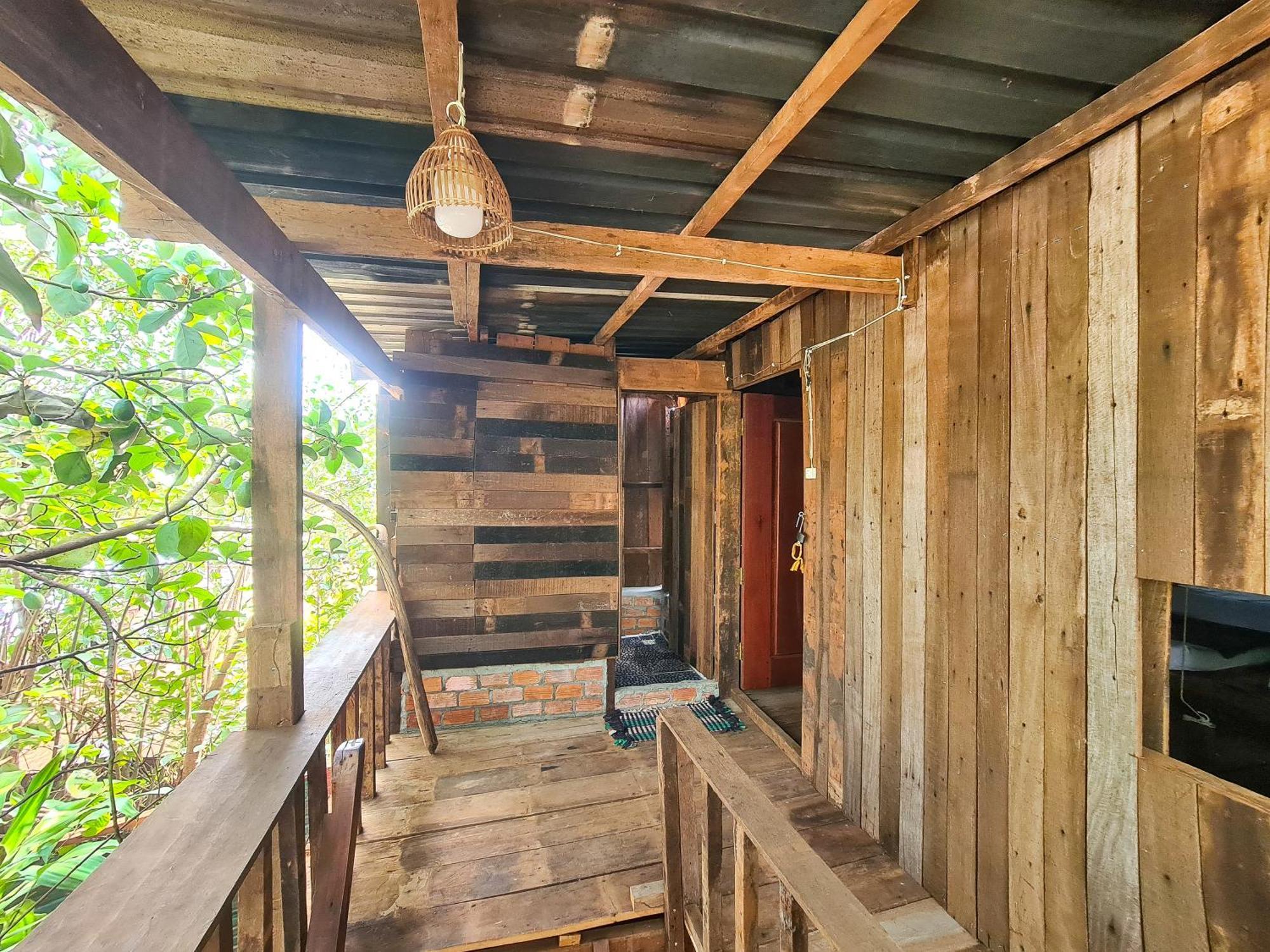 Banlung Ratanakiri Homestay & Jungle Trek מראה חיצוני תמונה