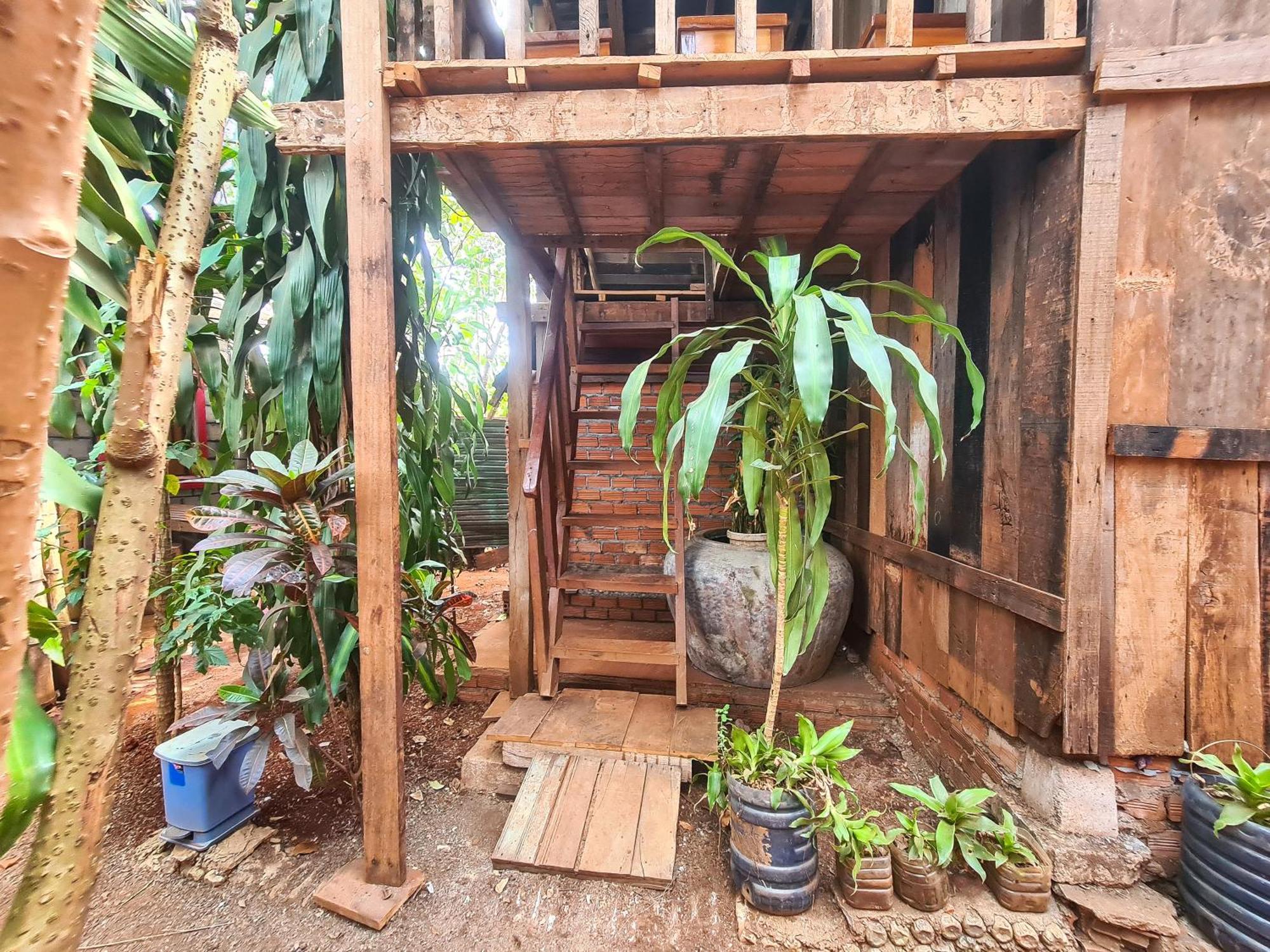 Banlung Ratanakiri Homestay & Jungle Trek מראה חיצוני תמונה